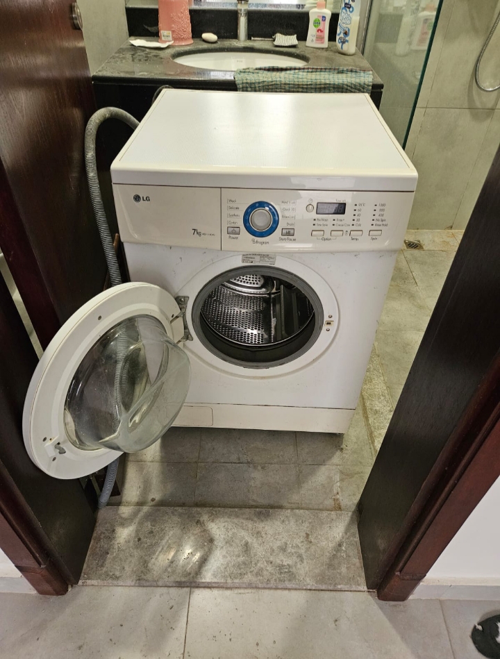 LG waching machine for sale made in Korea not China - Image 2