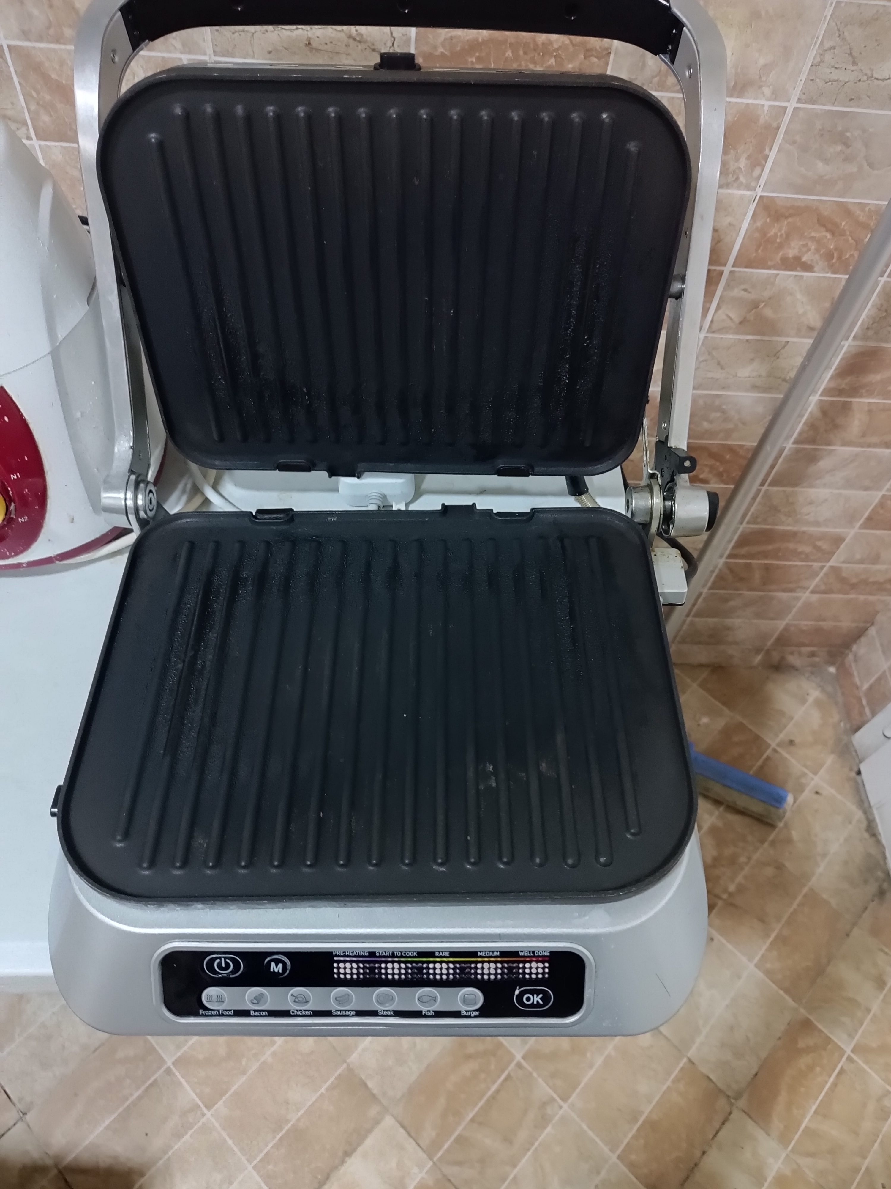 Electric Toaster - Image 1