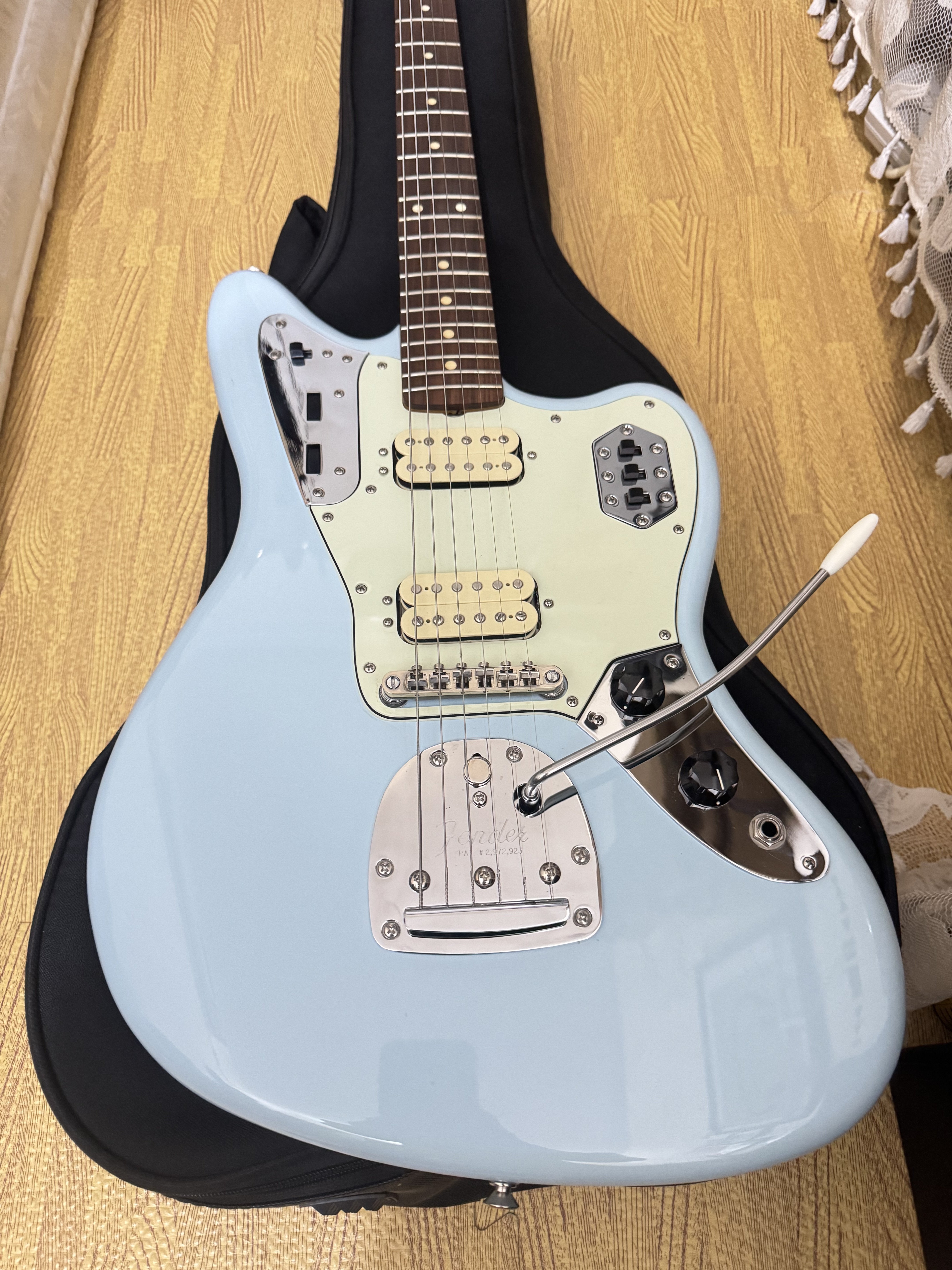Fender Jaguar Vintera 60s Electric guitar - Image 1