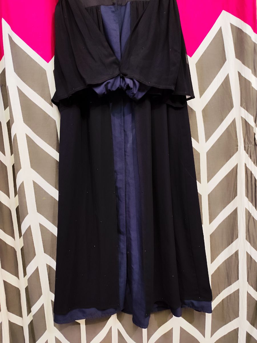 Used Abaya each 10 riyal only - Image 7