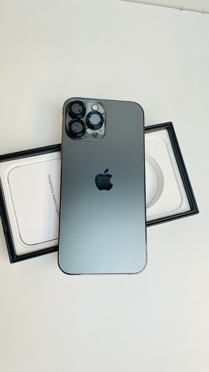 iPhone 13 Pro Max - Image 1
