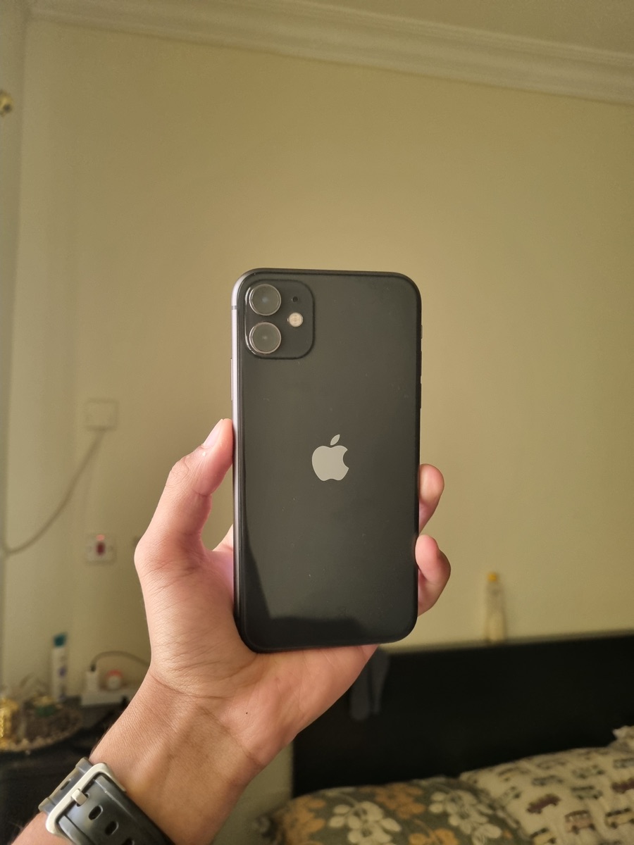iPhone 11 - Image 4