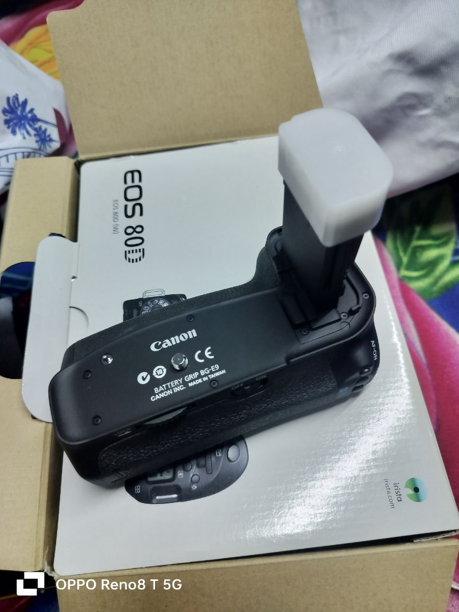 Canon battery grip for sell new brand - Image 4