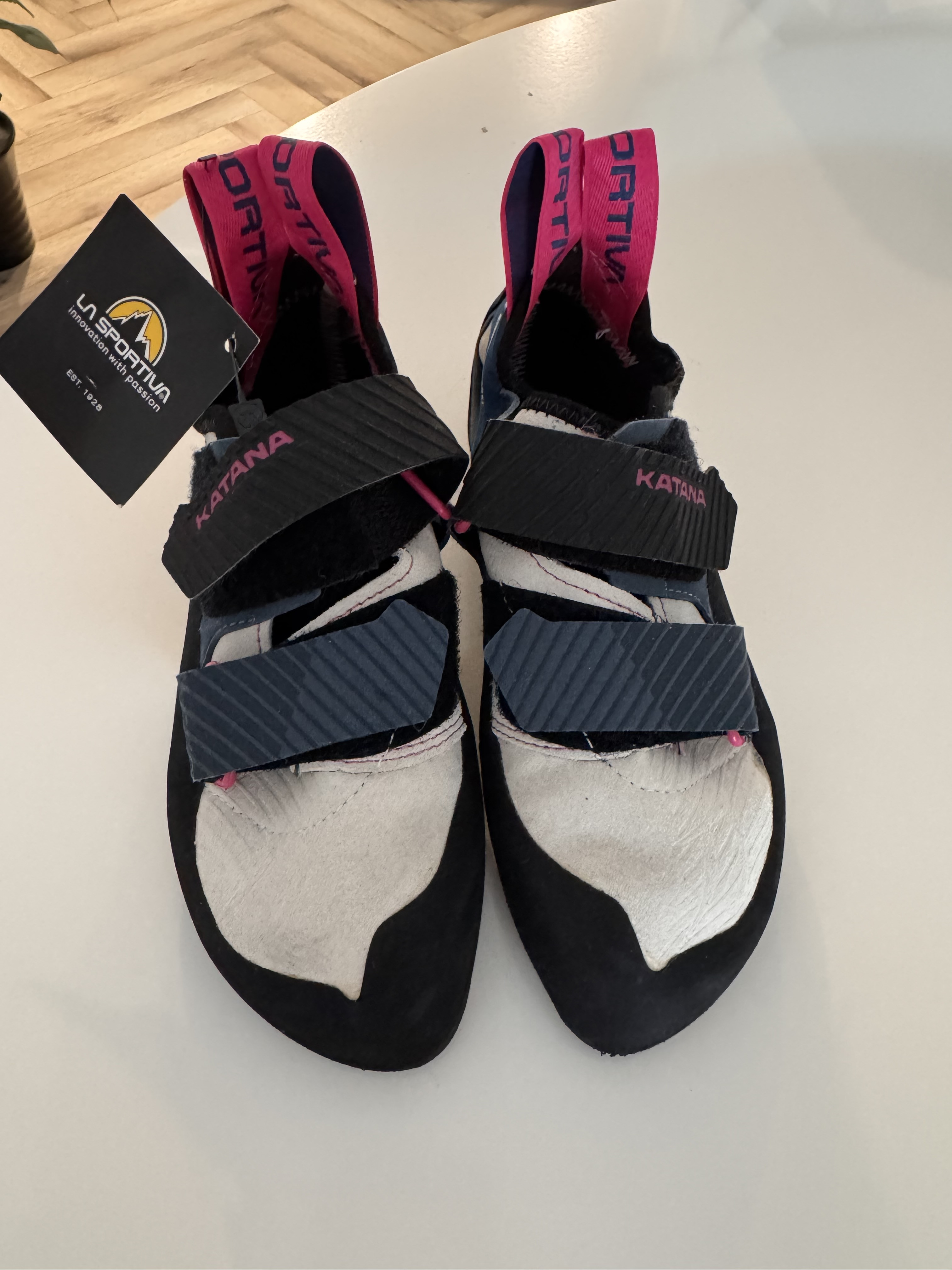 La sportiva Katana climbing shoes - Image 1