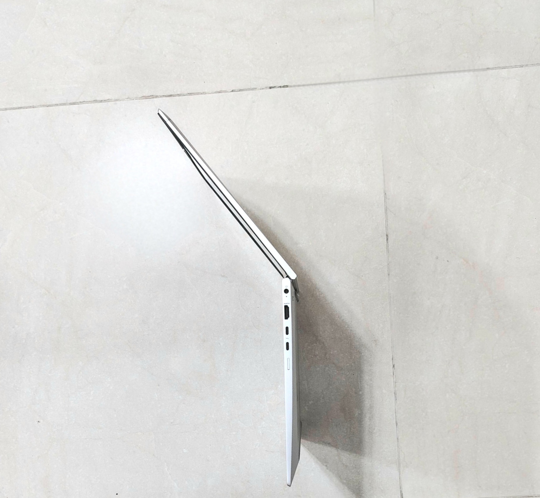 Touch Screen HP Laptop Core i7 10th gen 16GB - Image 4