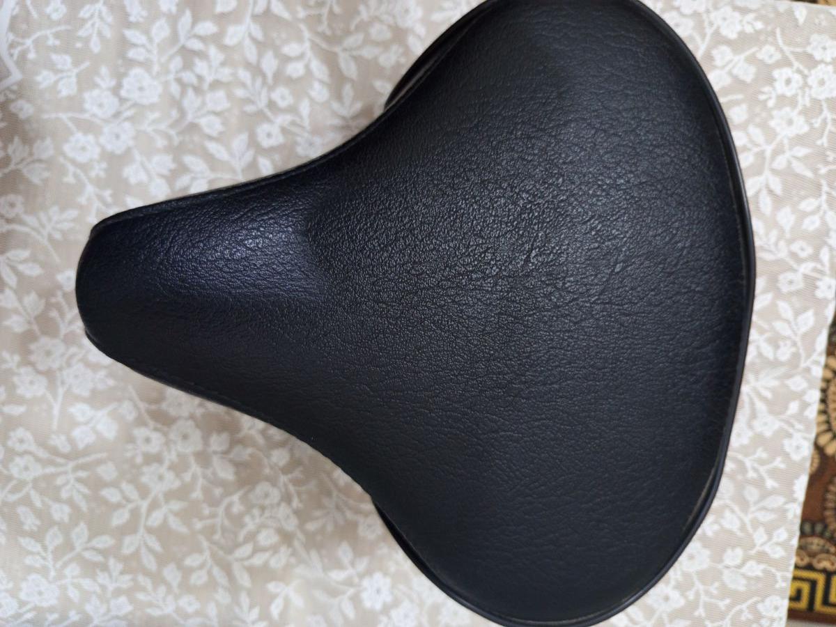 bicycle seat - Image 1