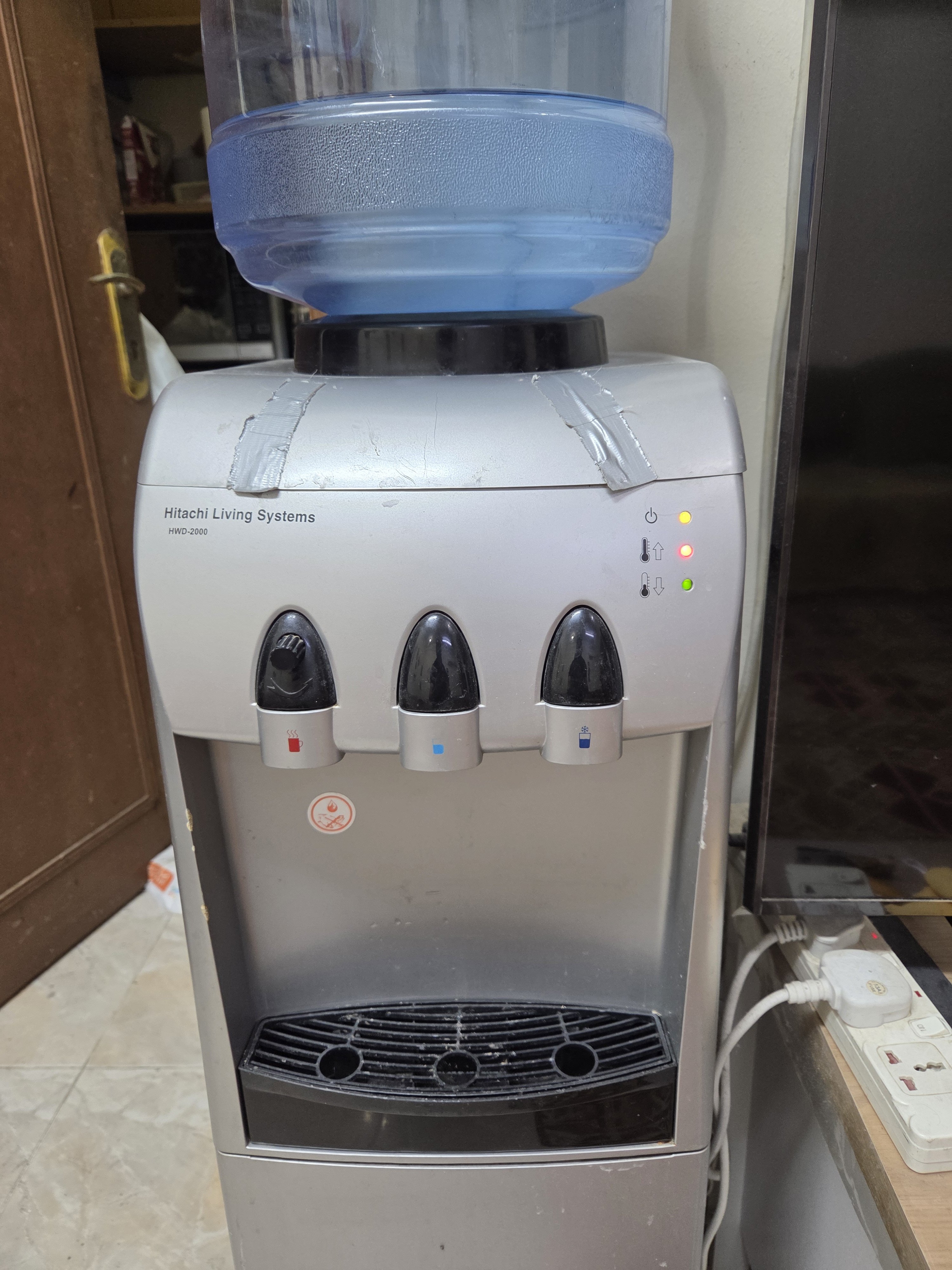 Water Dispensar Hitachi Brand - Image 2