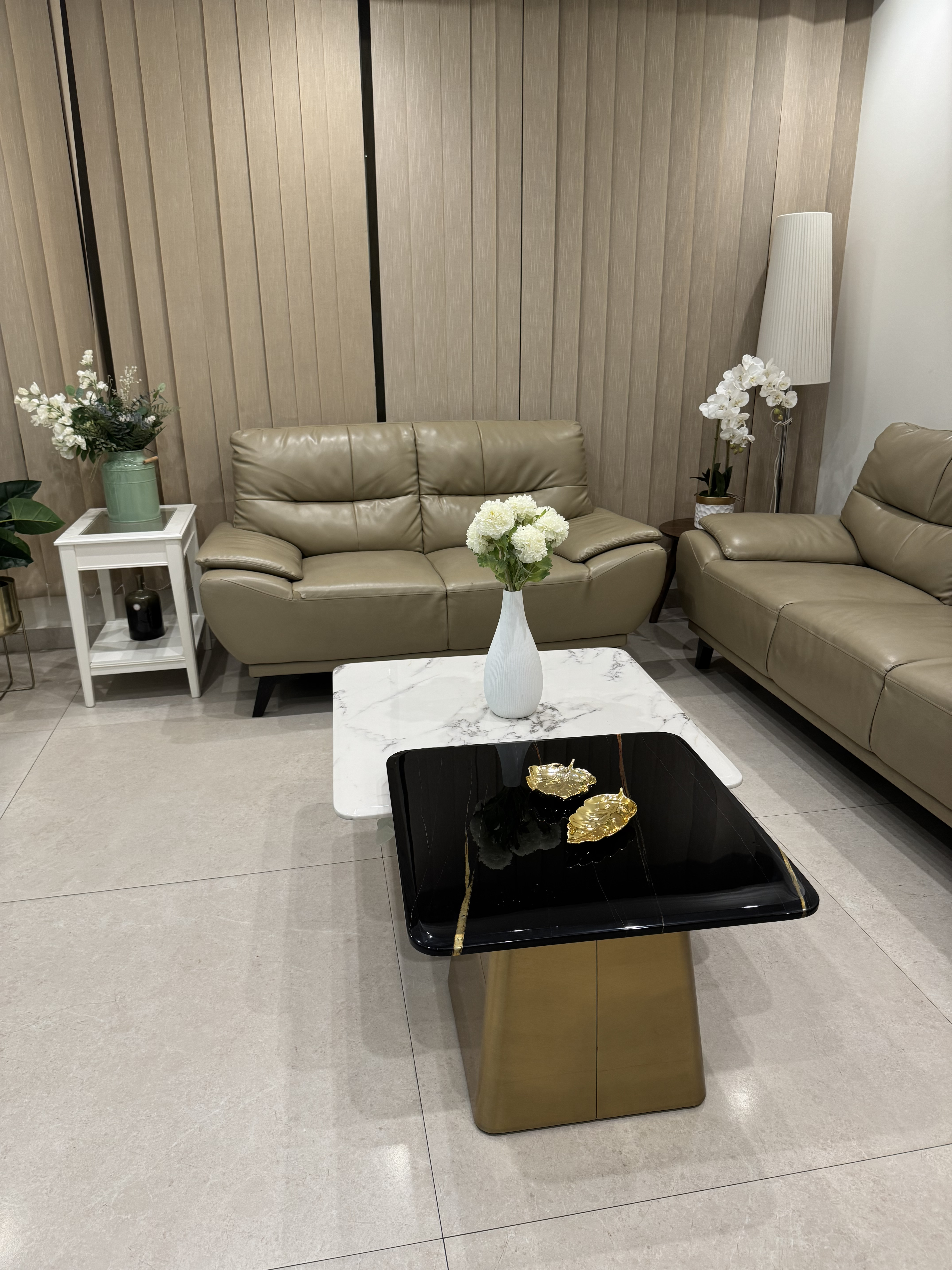 New Marble tables 2 no (white 1250/black900)  - Image 10
