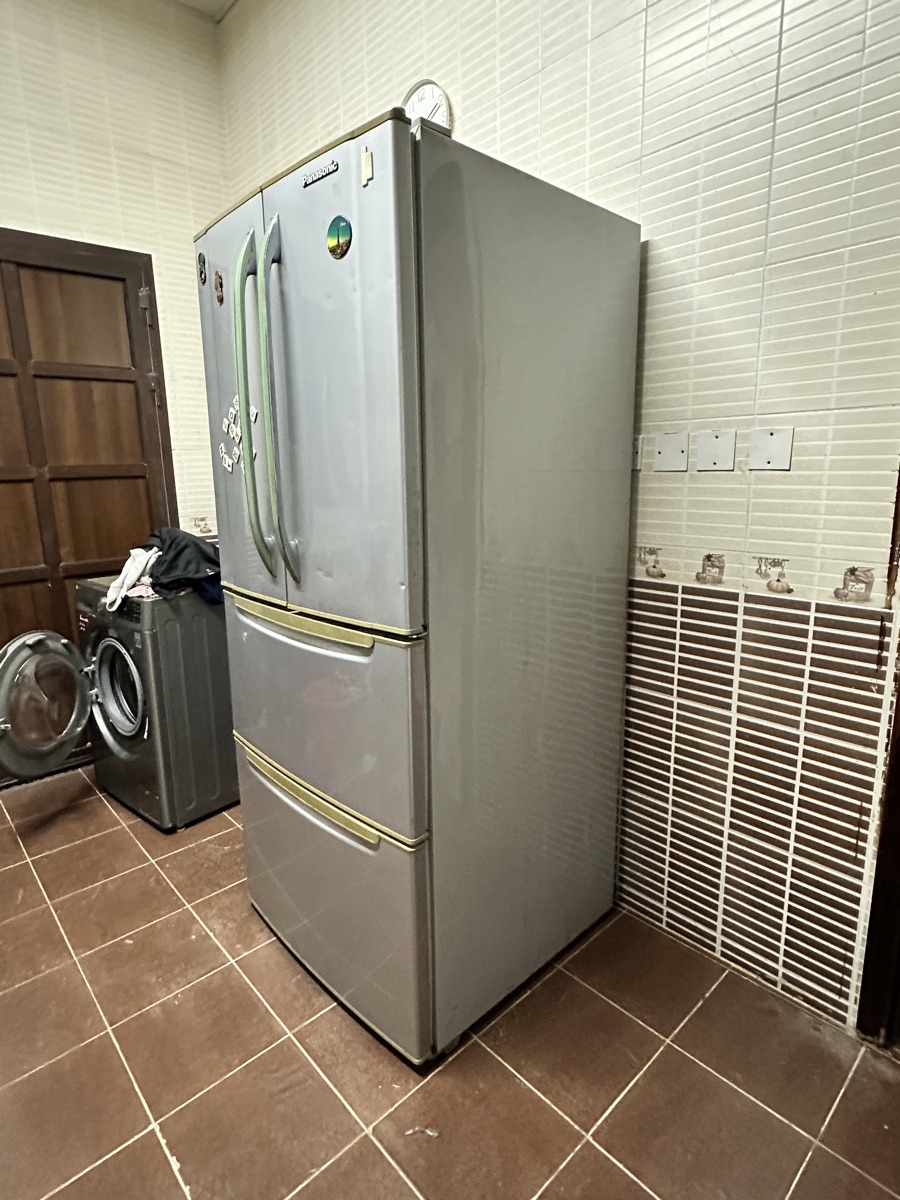 Spacious Panasonic Refrigerator - 4 Doors... - Image 2