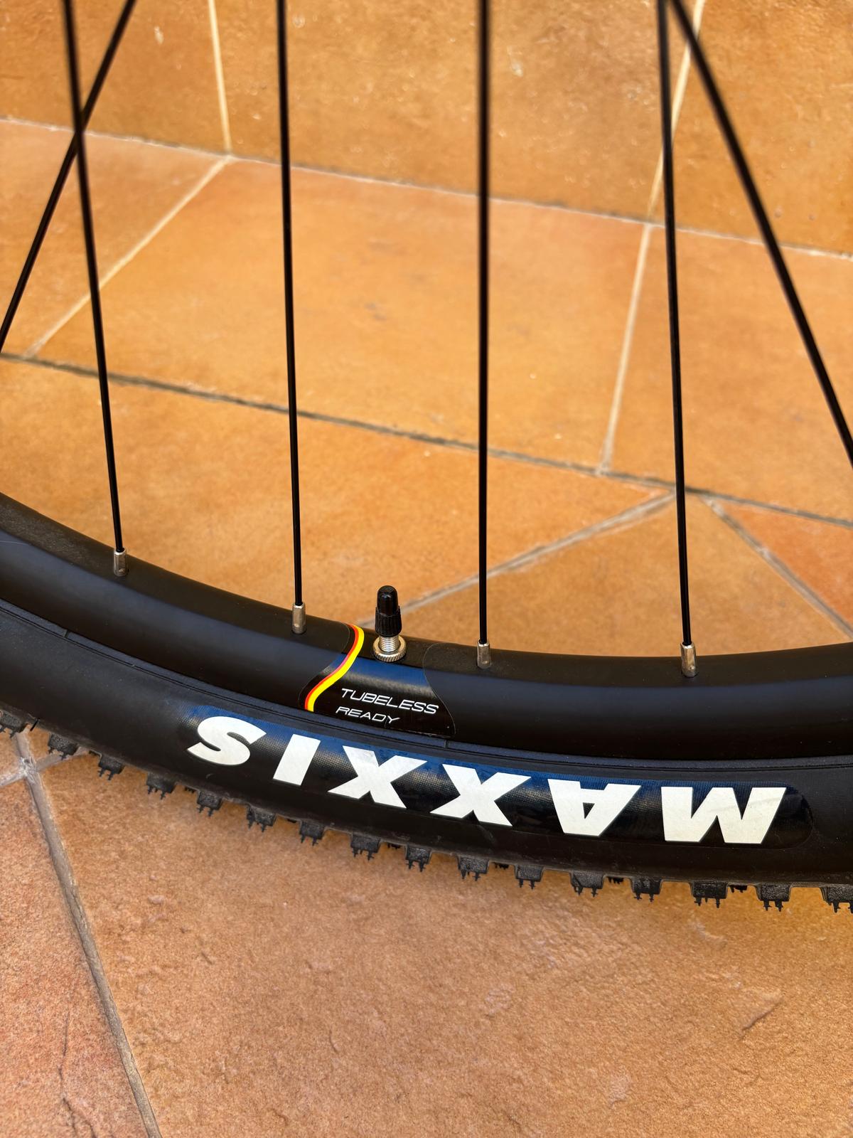 Silverback Stride SX Mountain Bike - Image 9
