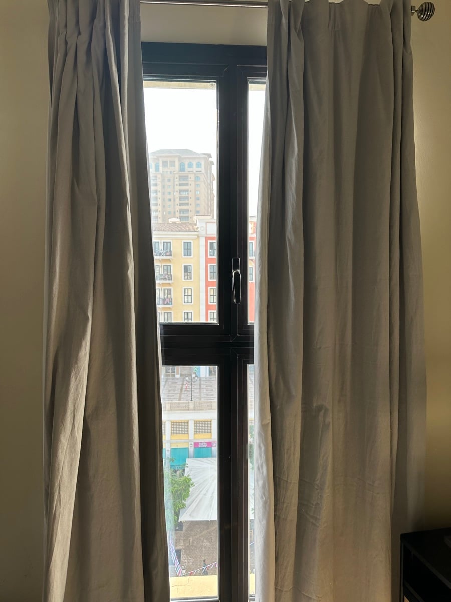 Curtains with blackout and rods - Image 1