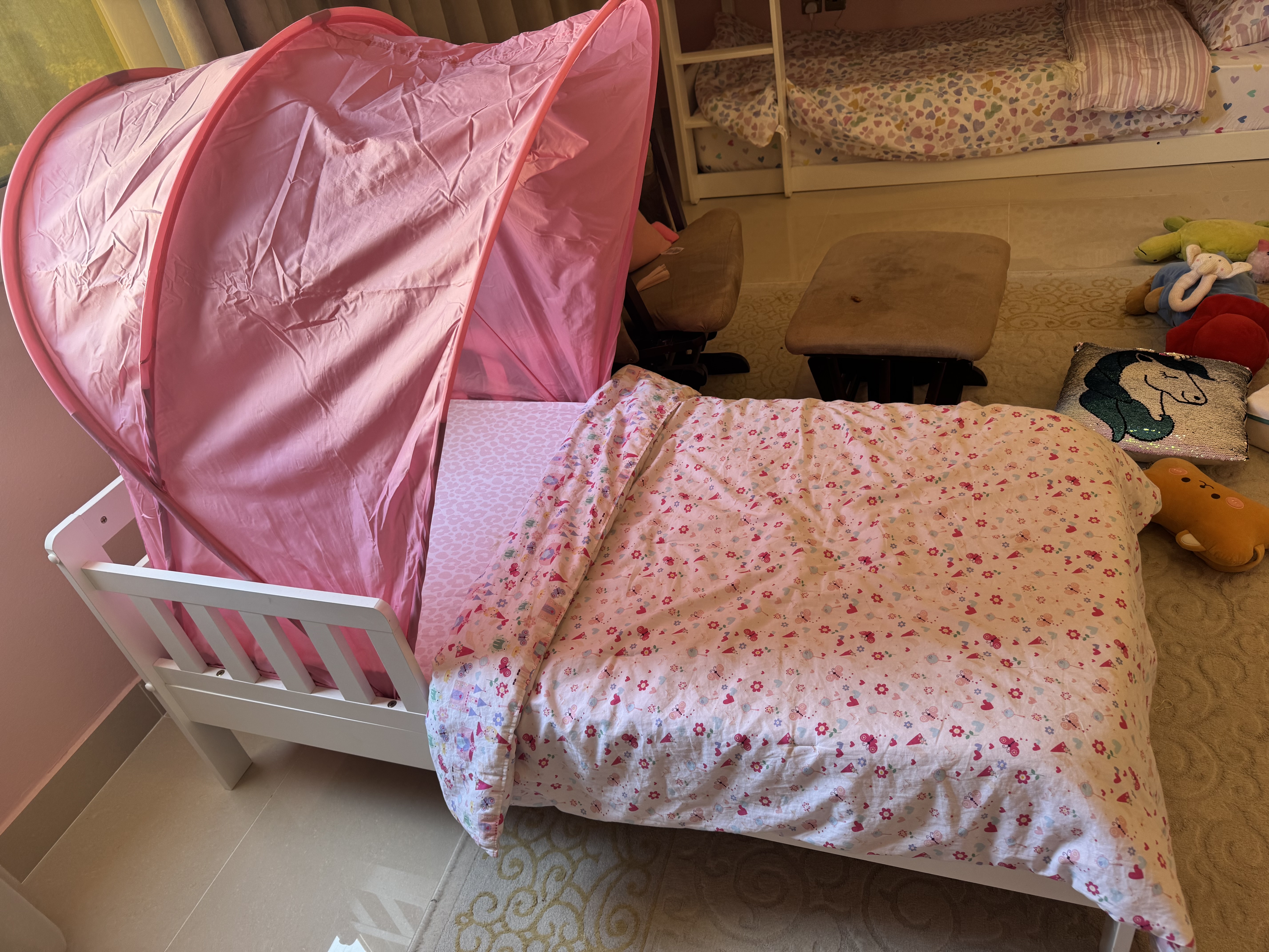 Toddler bed with mattress, canopy and bedding  - Image 3