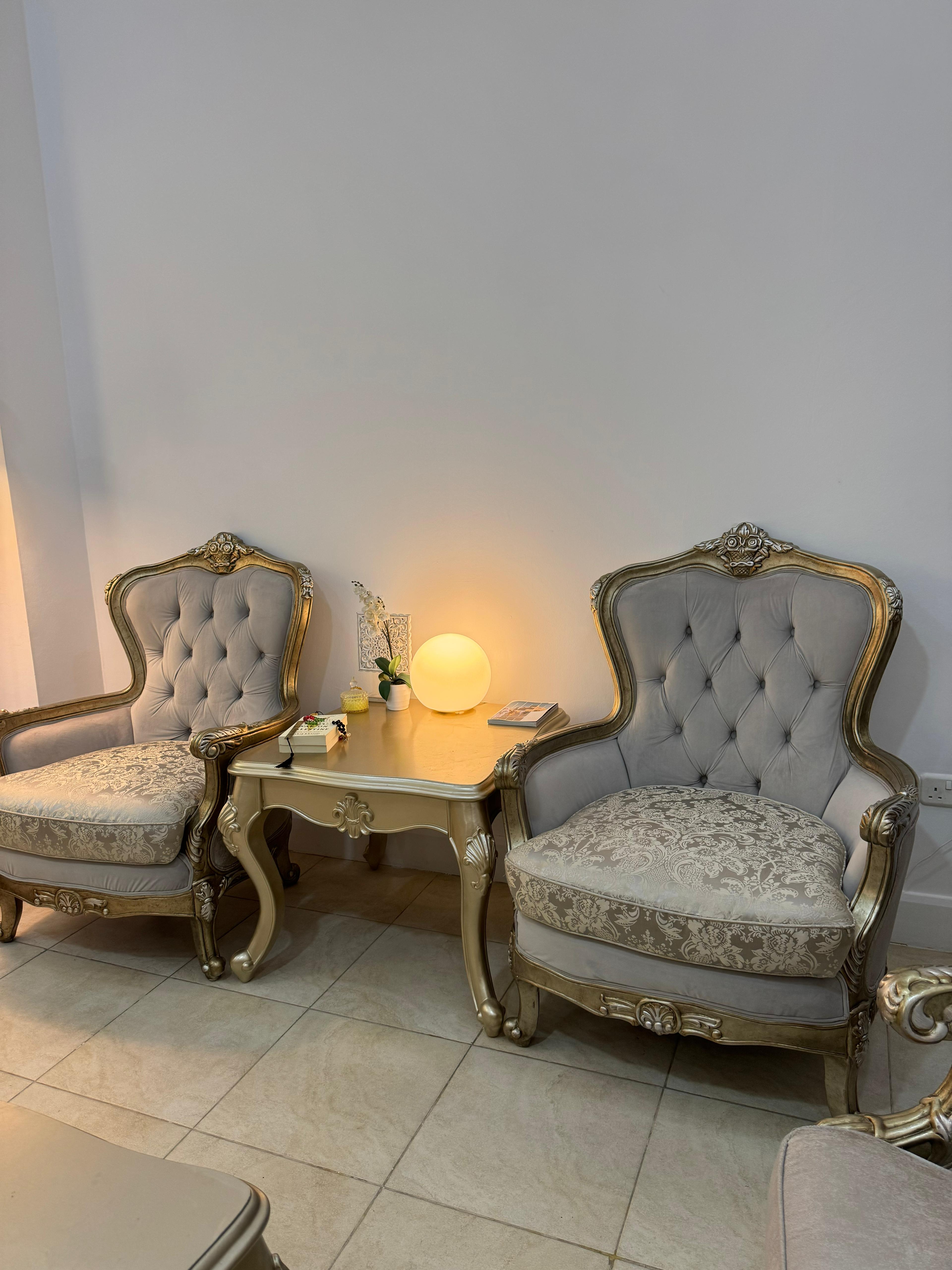Sofa set 9 seater (4+3+1+1) with free tables - Image 4
