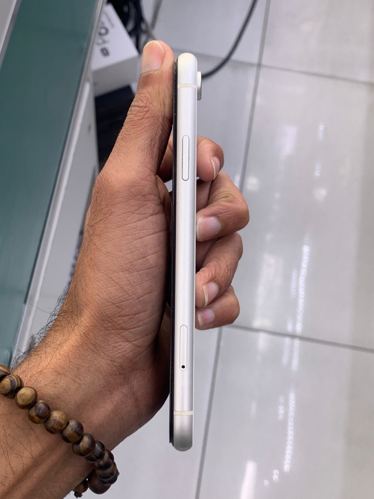 iPhone XR 128 Gb - - Image 4