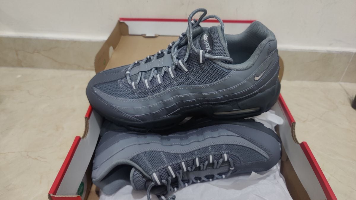 Nike Air Max 95 UK 10 NEW - Image 2