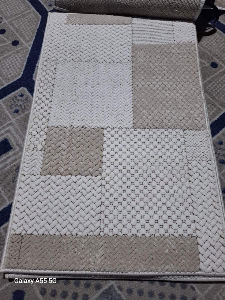 Good quality thick carpet - Image 2