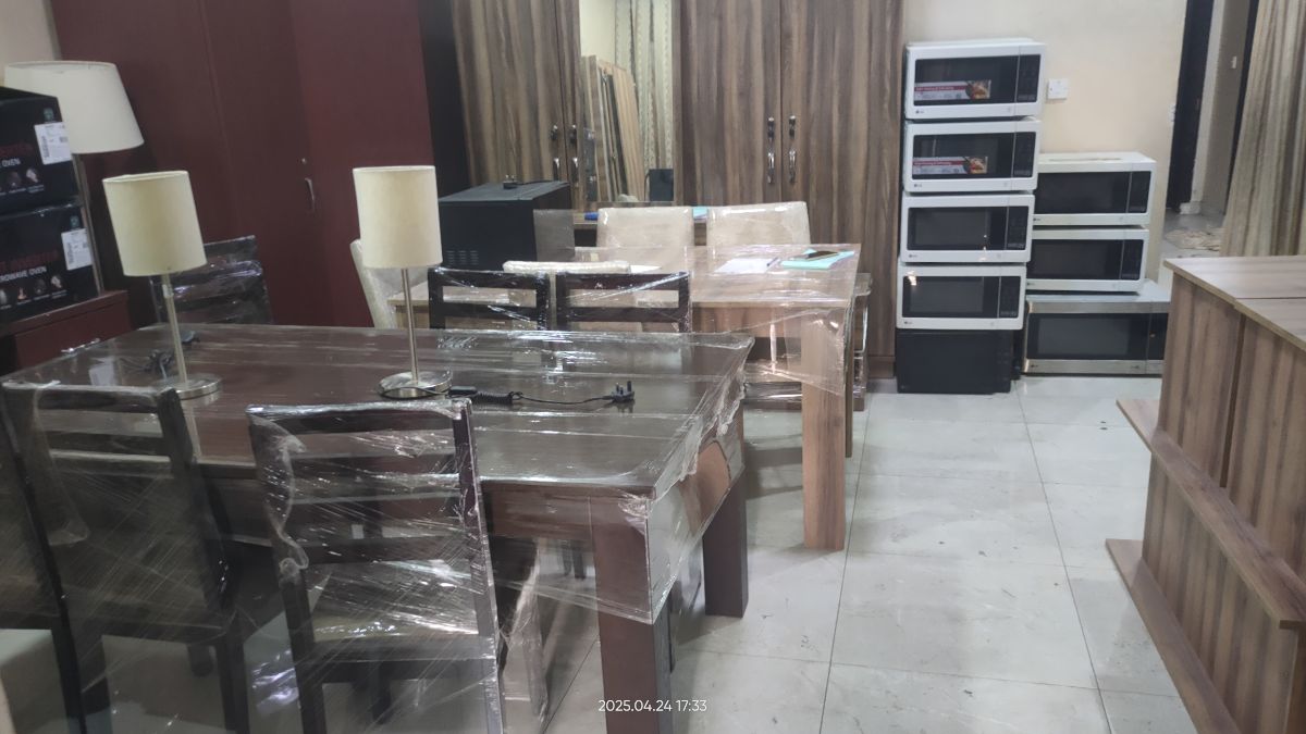 Qatar Airways furniture - Image 7