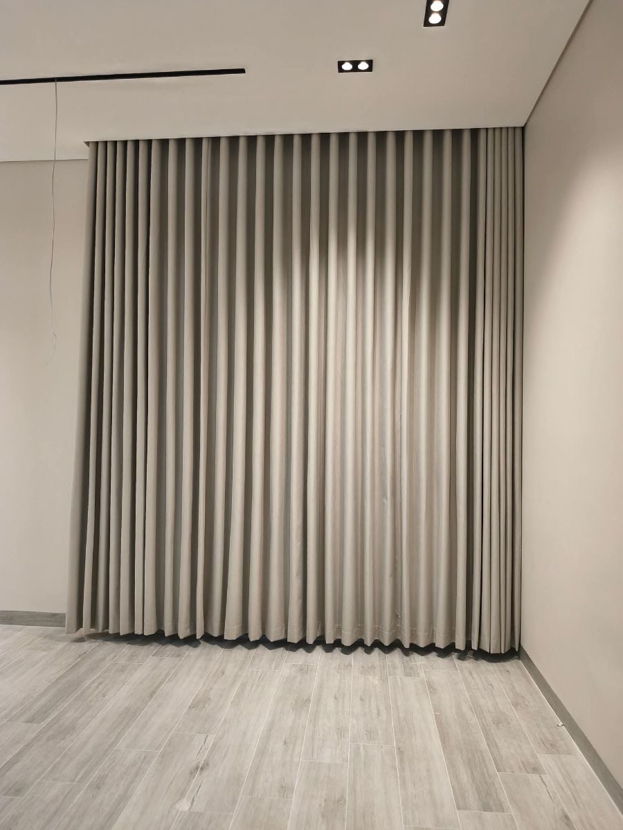 Curtain and sofa carpet - Image 2