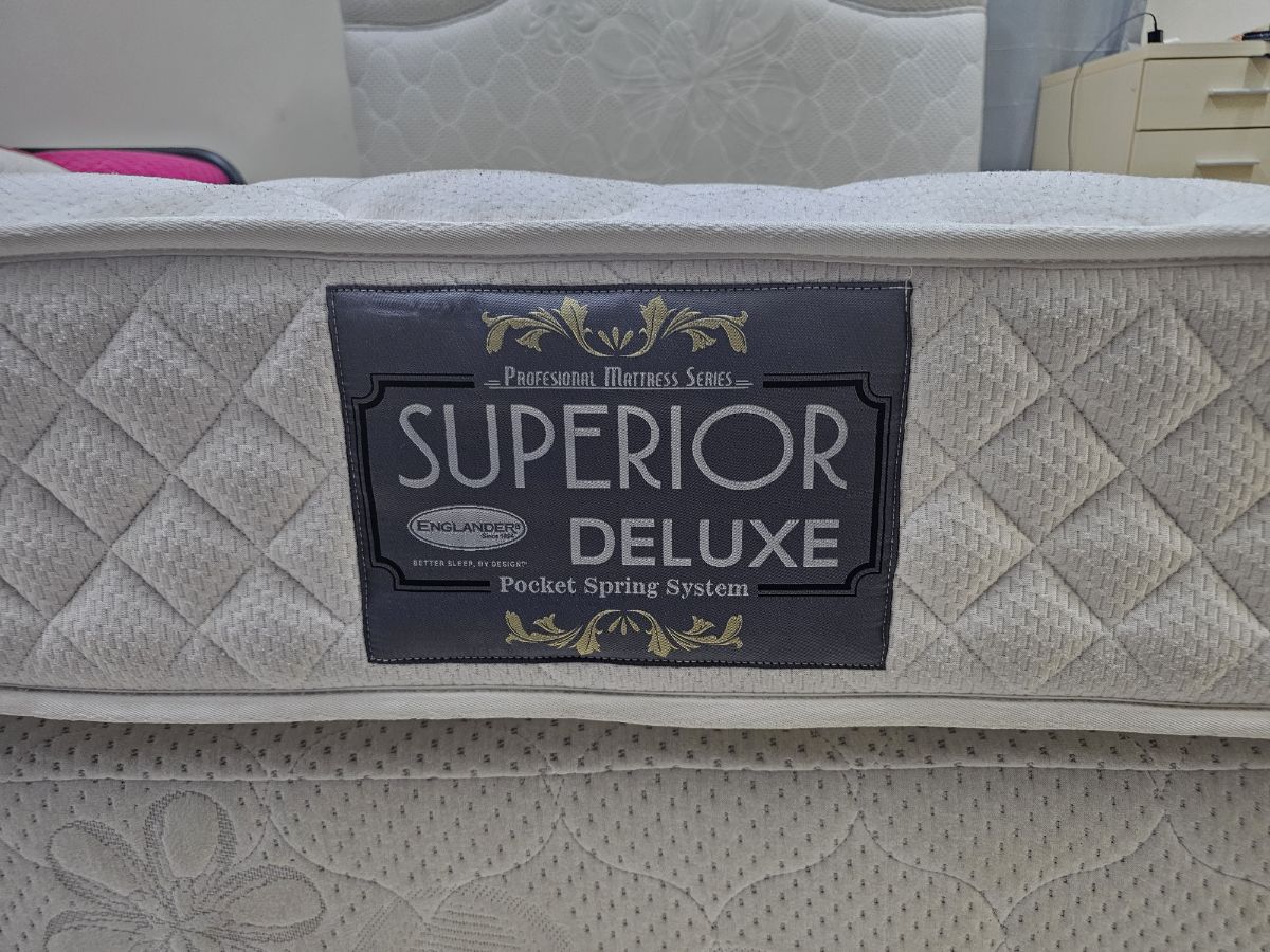 Upholstered Platform Bed (150 cm Width) with Queen Size Premium Mattress – Excellent Condition! - Image 4