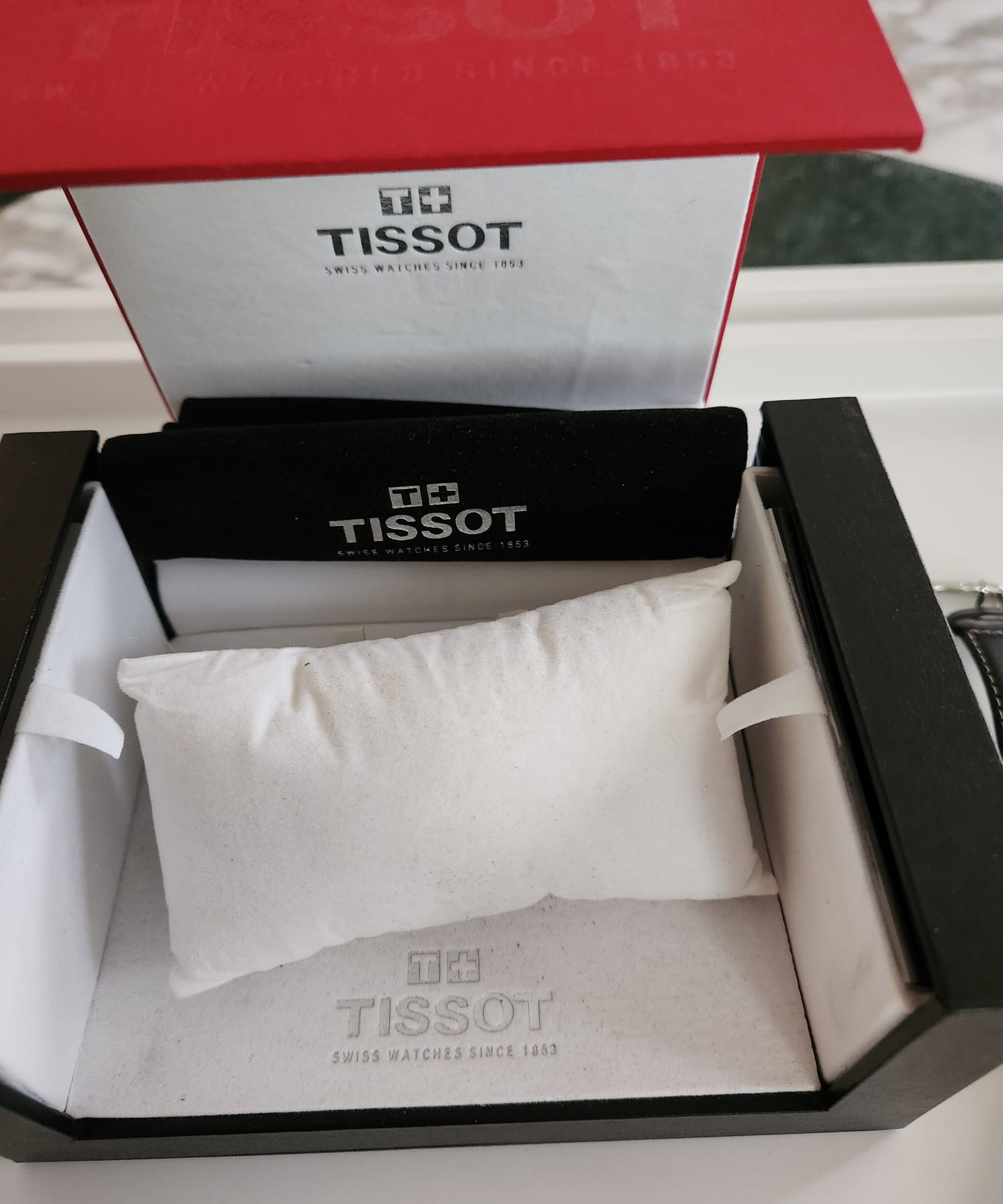 TISSOT Men's Watch (like new) with Box & papers - Image 4