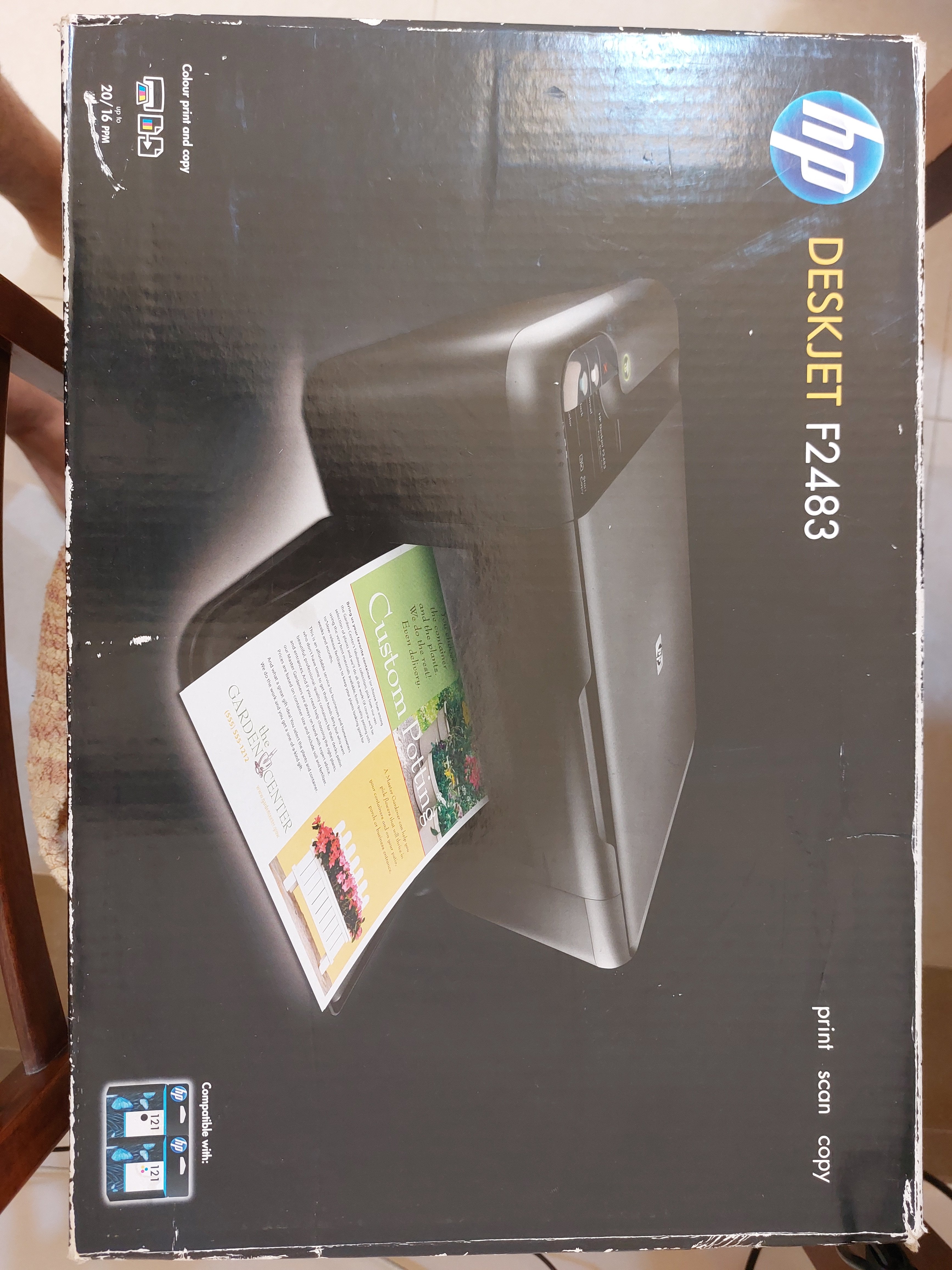 LCD 17” Monitor TFT-built in speaker - Image 2