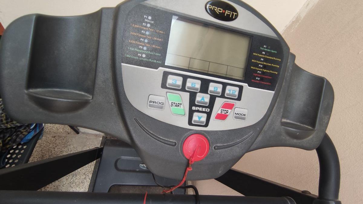 PRO FIT TREADMILL - Image 1