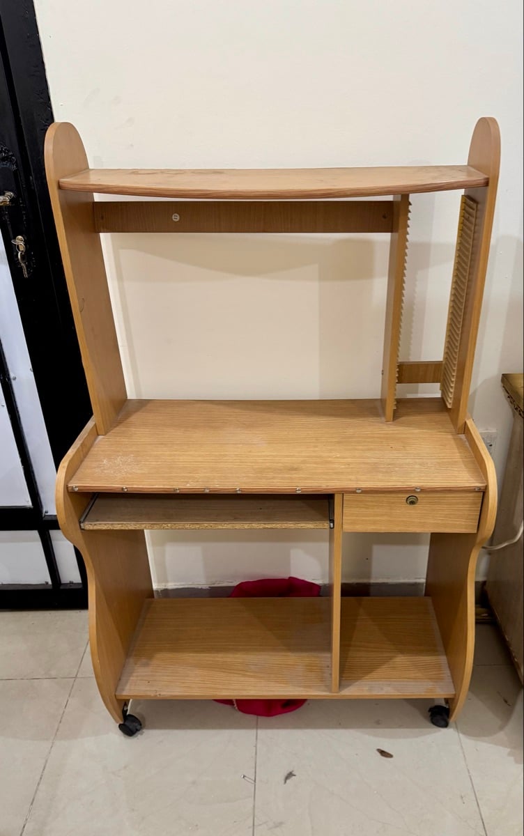 Computer Table - Image 1