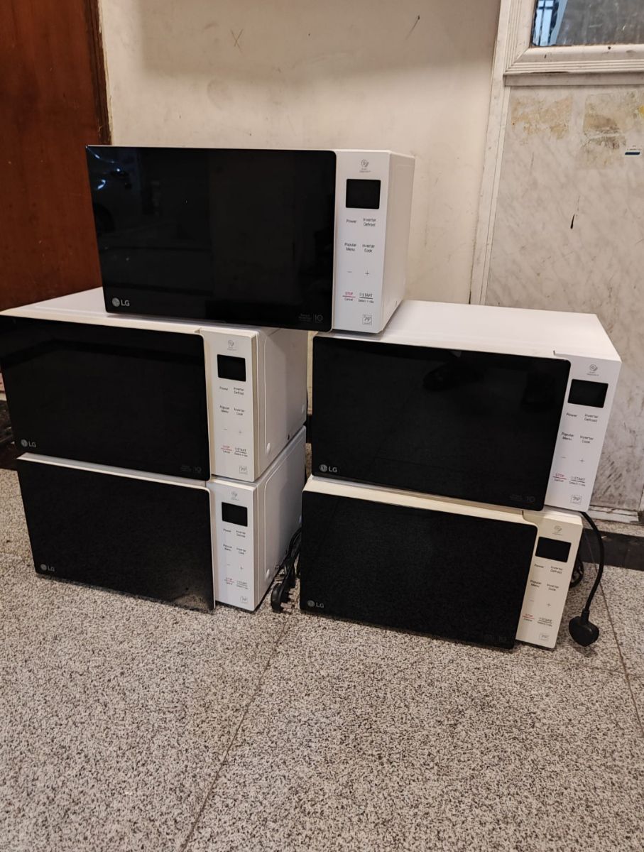 Qatar Airways furniture available - Image 6