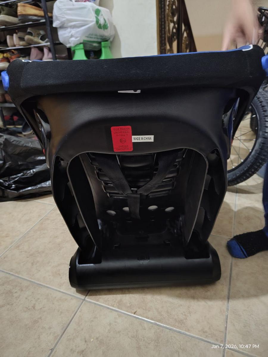 Juniors Branded Infant Car Seat (Group 0+) – Excellent Condition - Image 1