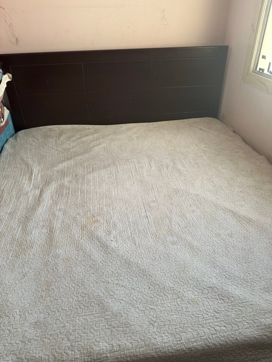 King size big bed with mattress - Image 3