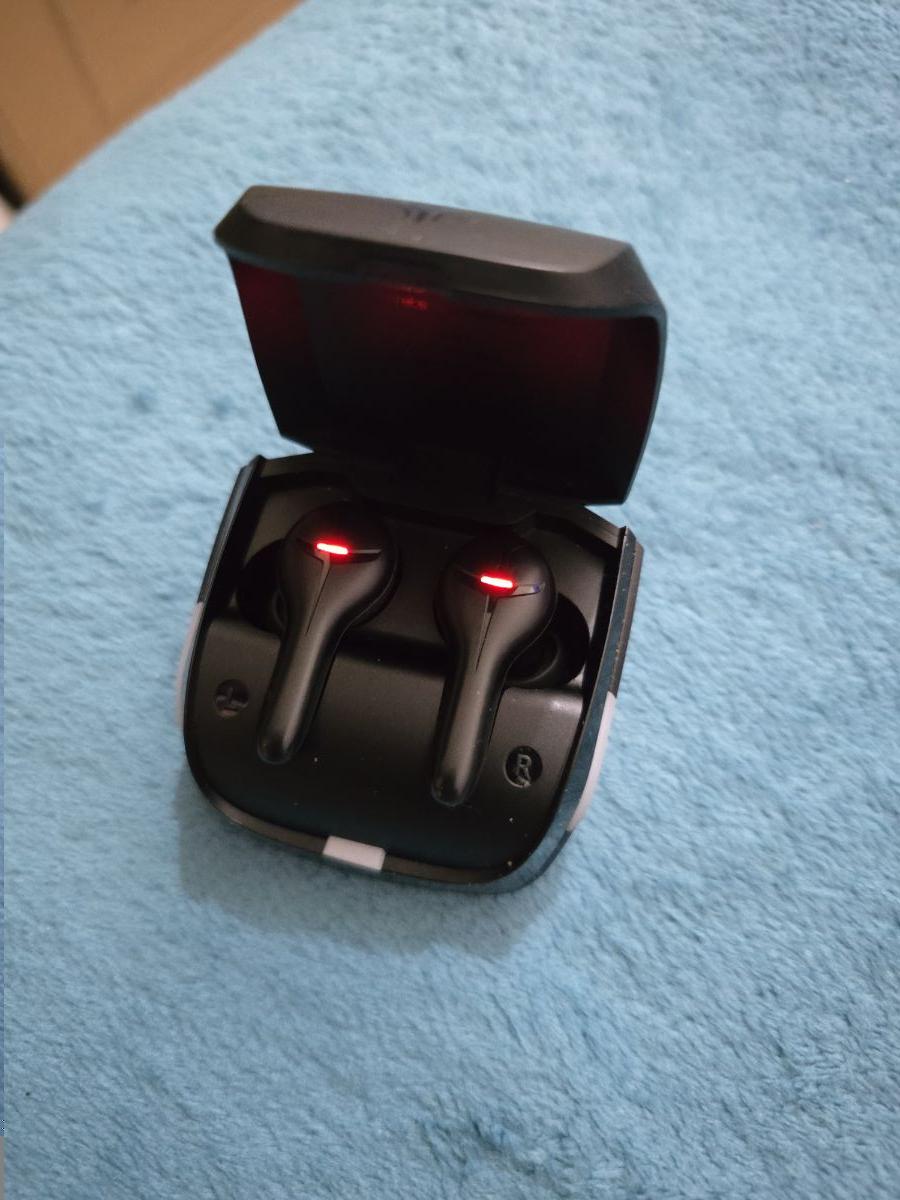 4 microphone wireless gaming airphone - Image 5