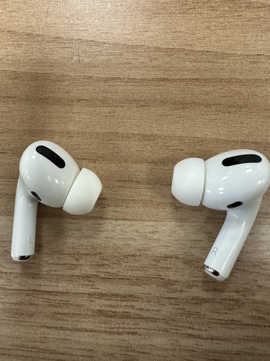 AirPods 1 Pro Gen 1, mint Condition - Image 5