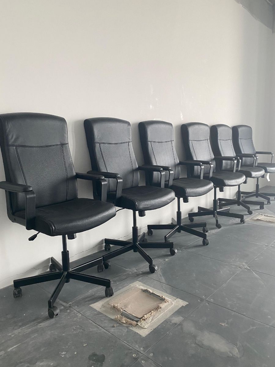 Used office desk study table metting table reception workstation sofa buy sell - Image 12