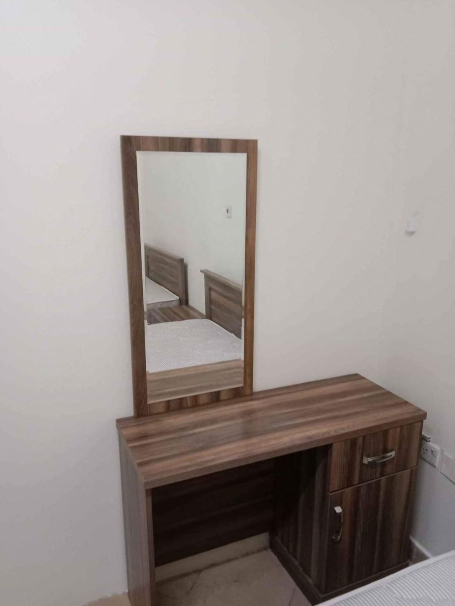 Qatar Airways furniture available - Image 11