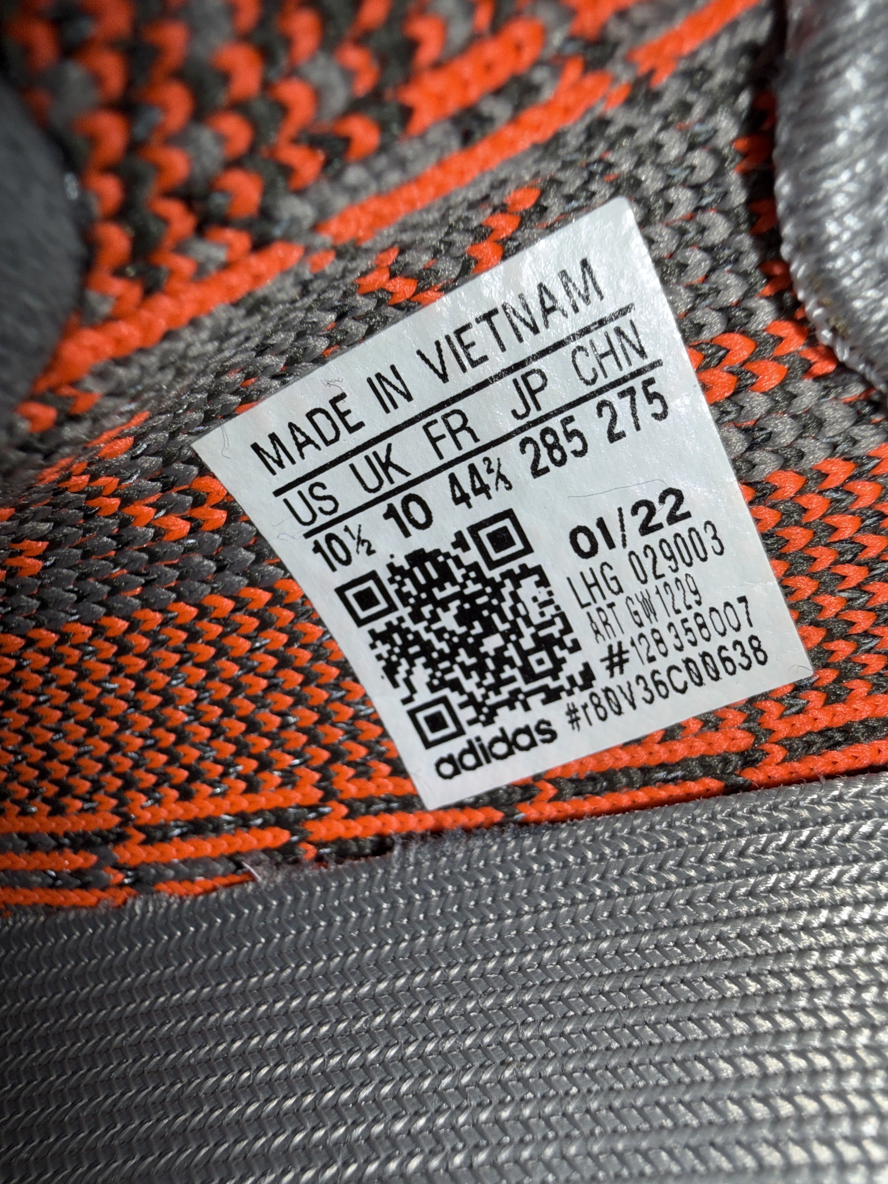 Yeezy Boost 350 V2 - Less Used - Original Adidas Yeezy - Image 4