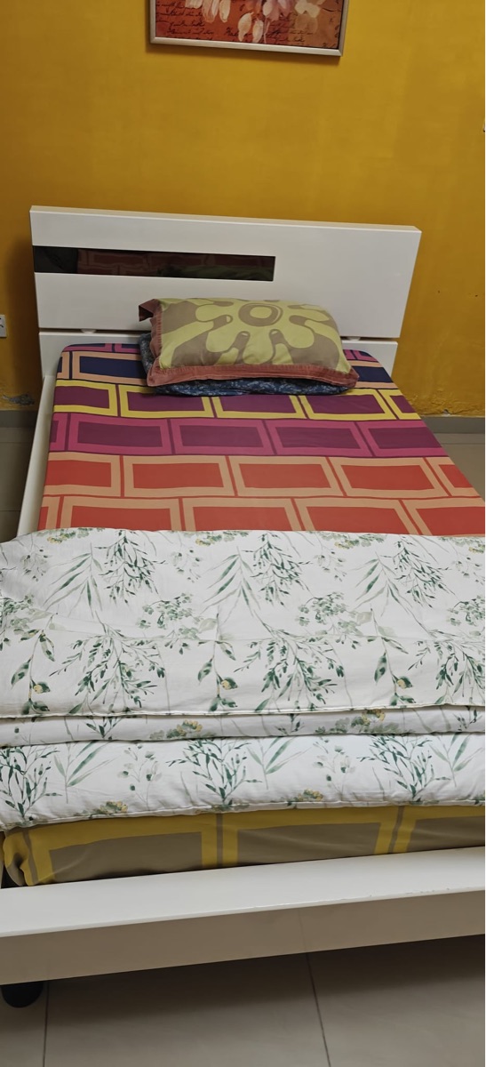 Home Centre, Single bed with a mattress and a side dresser - Image 5