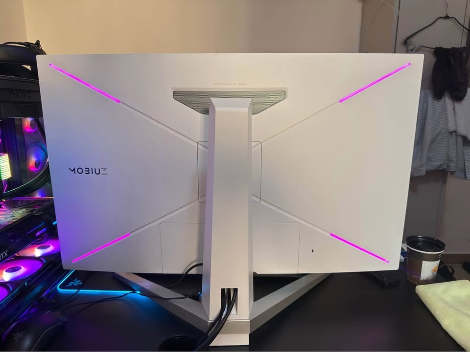 BenQ EX3210U MOBIUZ 32" RGB 4K IPS 144HZ Flat Gaming Monitor - Image 4