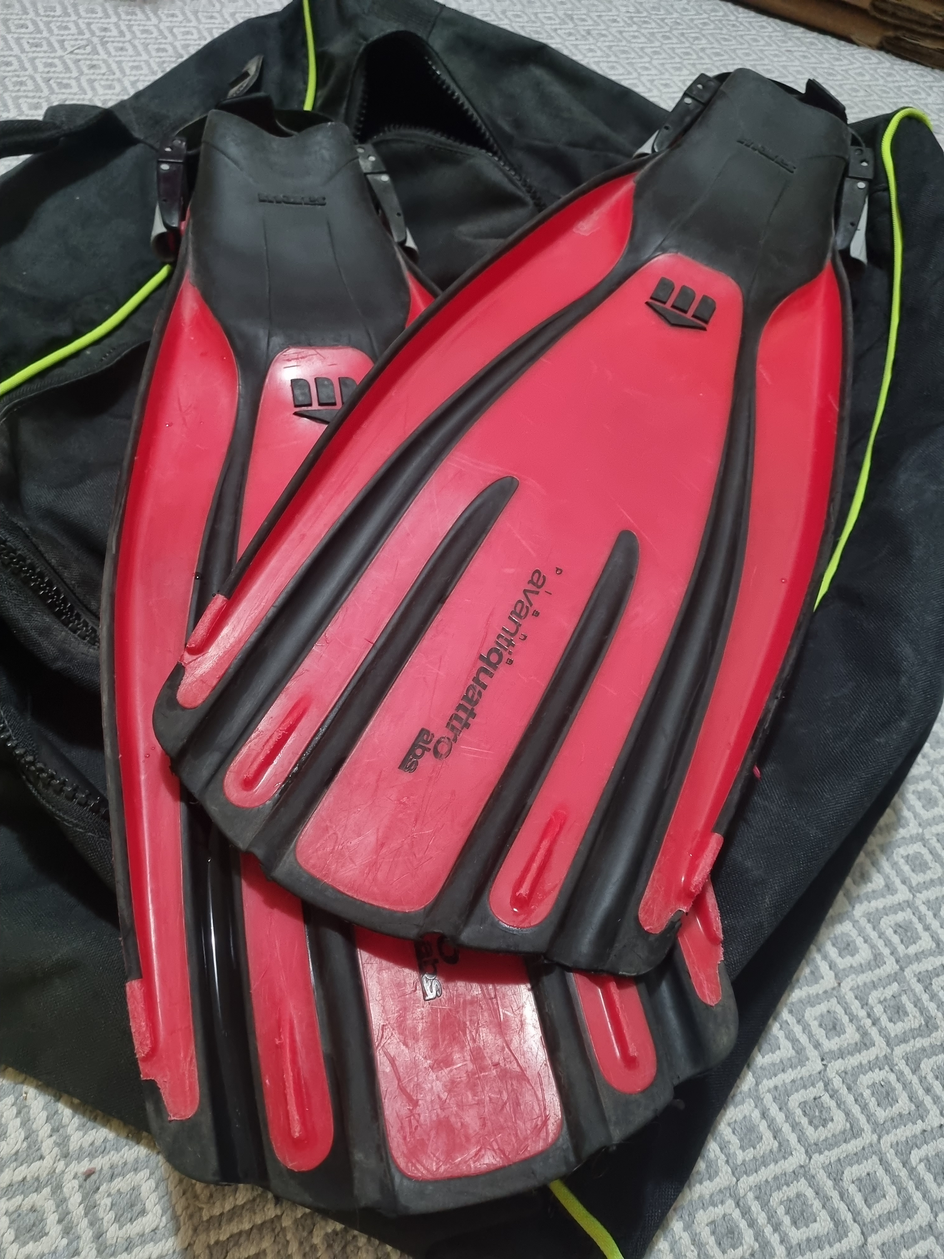 Mares Avanti Quattro abs Fins - Image 1