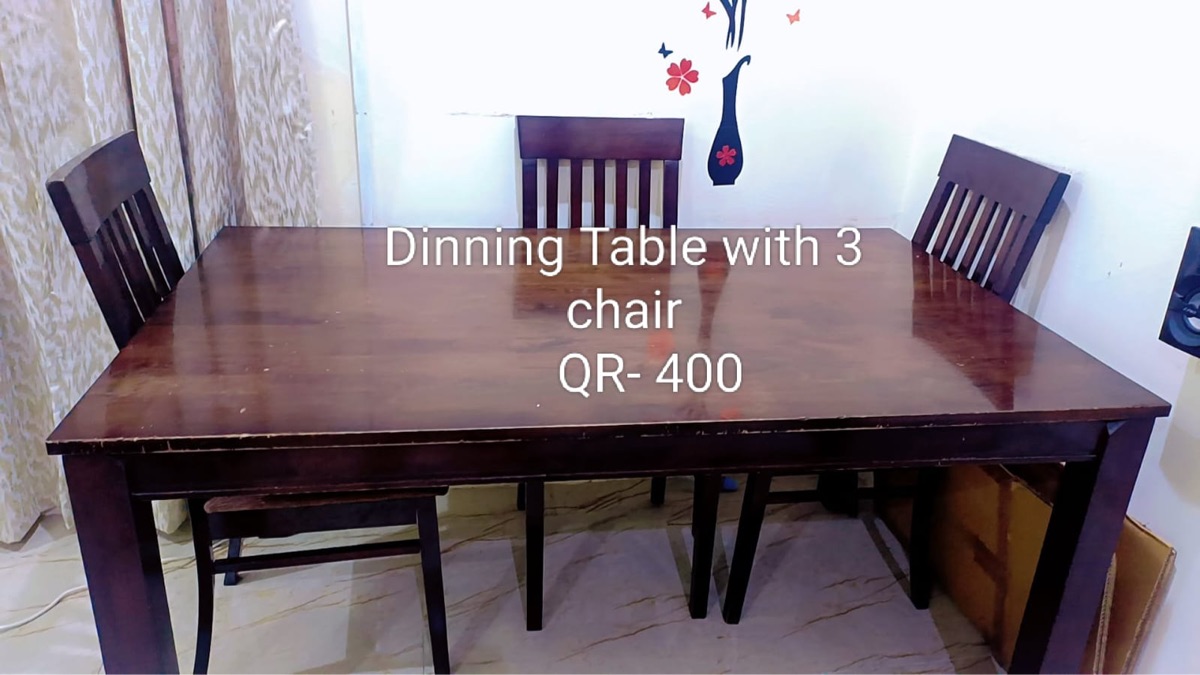 Dining table with 4 chair - Image 1