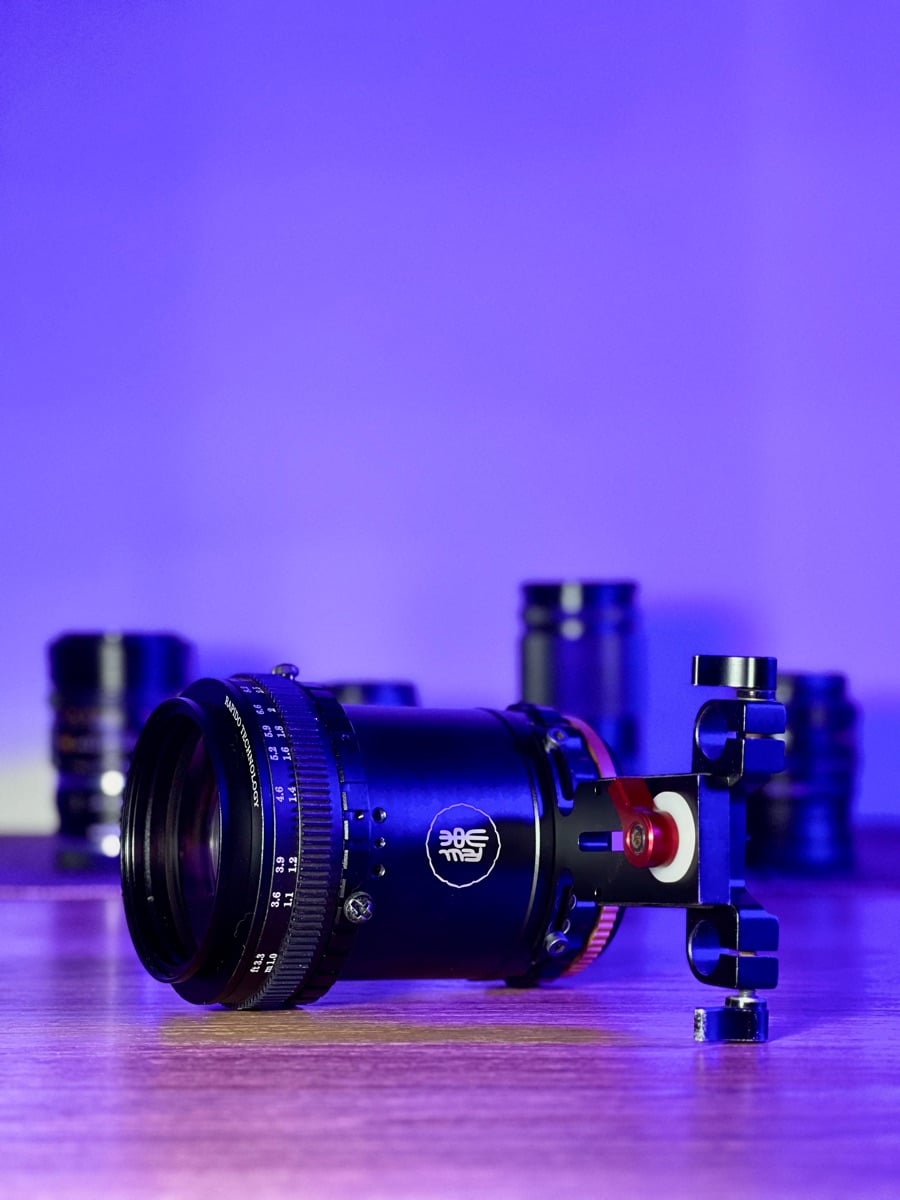 Moller 32/2 Anamorphic Cinema Lens + FVD 16A + 16 Blade Iris - Image 1