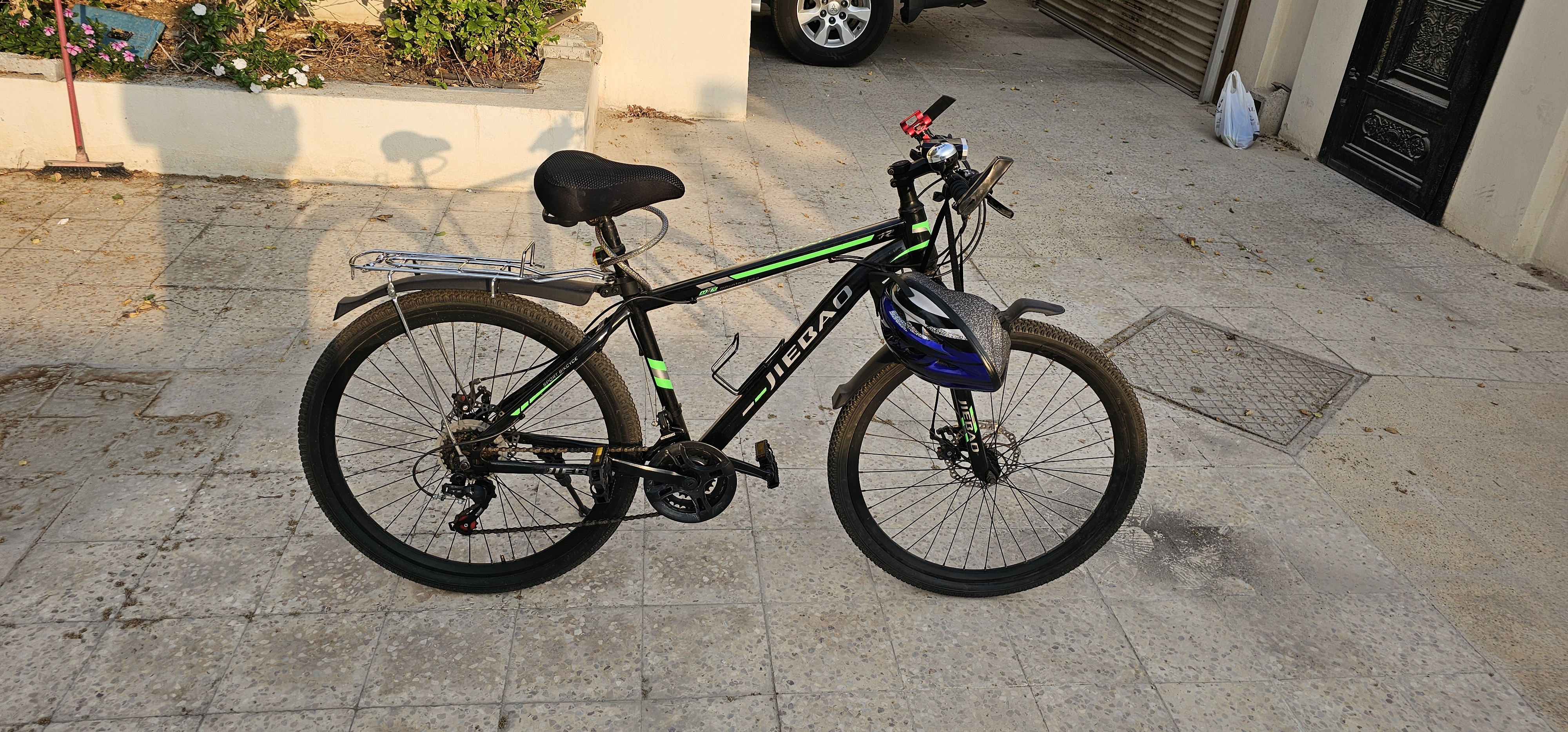 Bycycle for sale with all accessories - Image 1