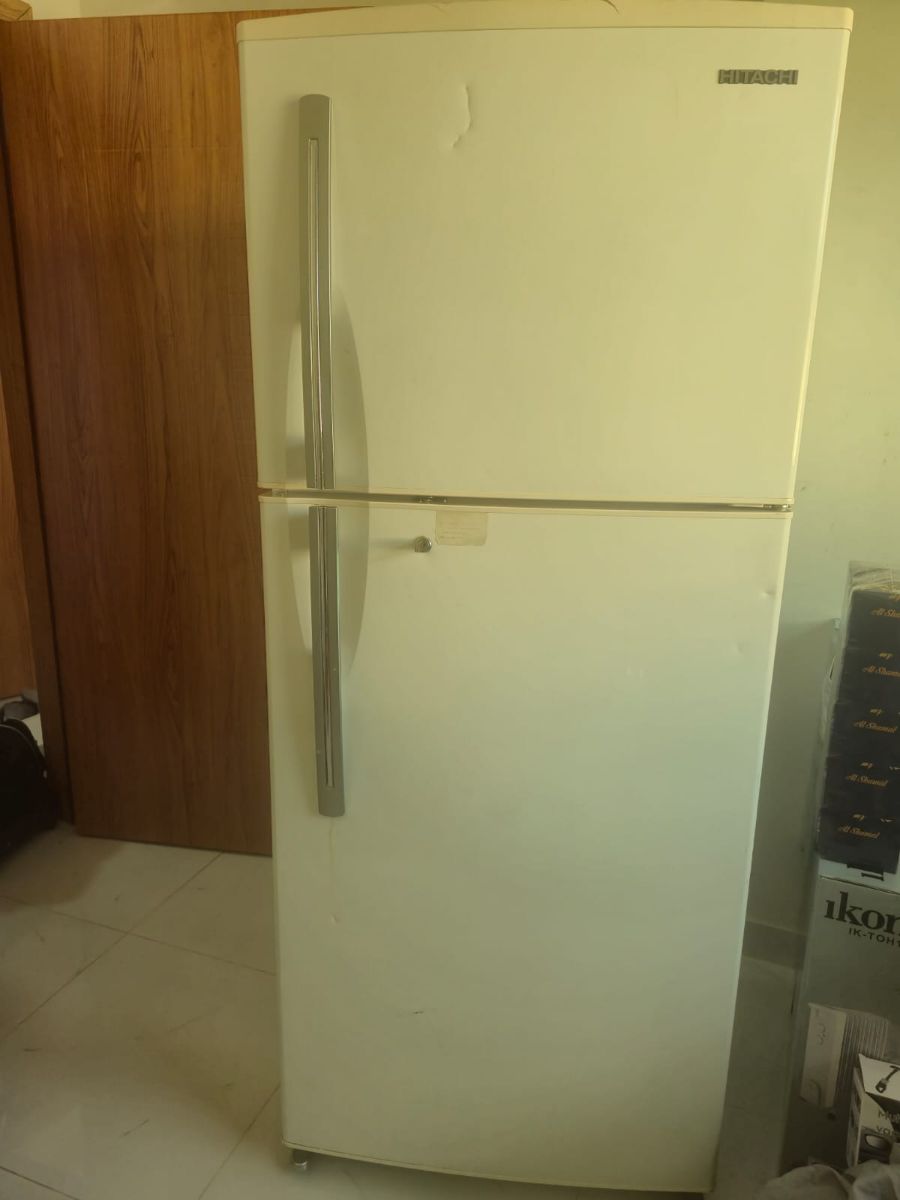 Hitachi Fridge 570L - Image 2