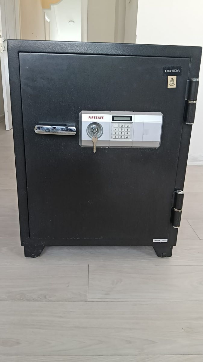 Safety box - Image 1
