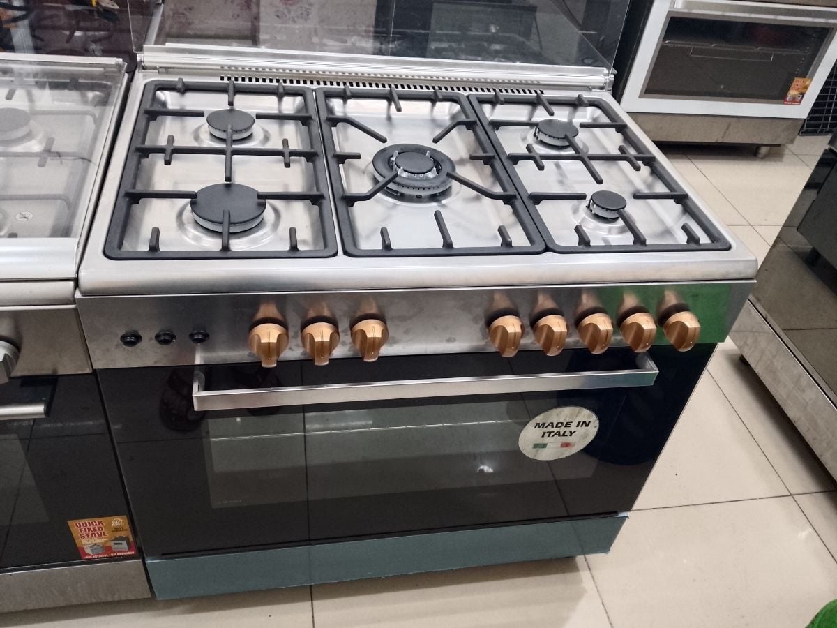 Italy brand gas stove for sale 90*60 - Image 3