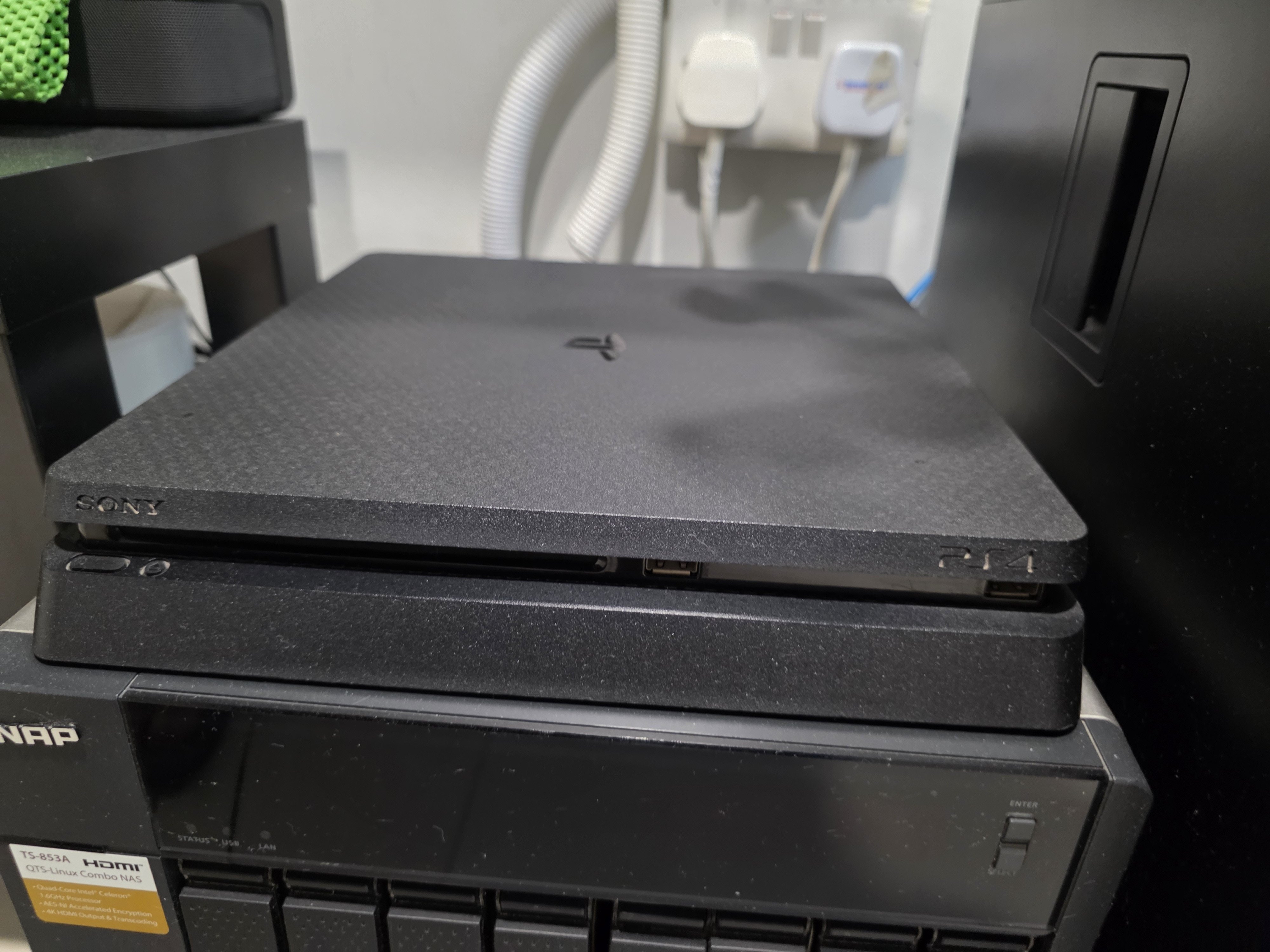 PS 4 Slim 500 GB - Image 4