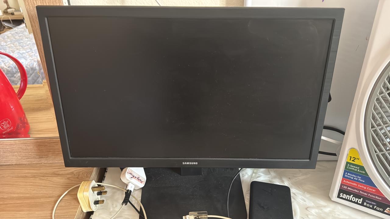 Samsung monitor in mint condition  - Image 2