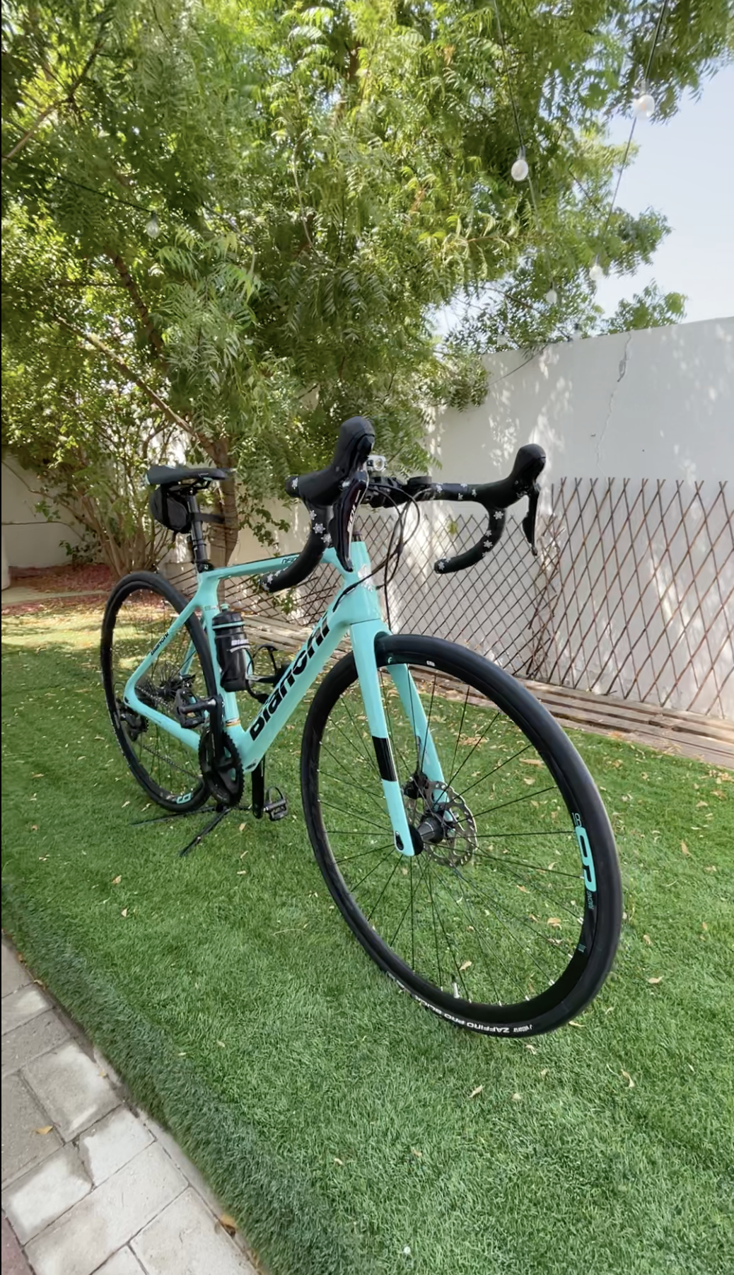 Bianchi Infinito Xe - Shimano 105 Disc - Size 53 - Image 1