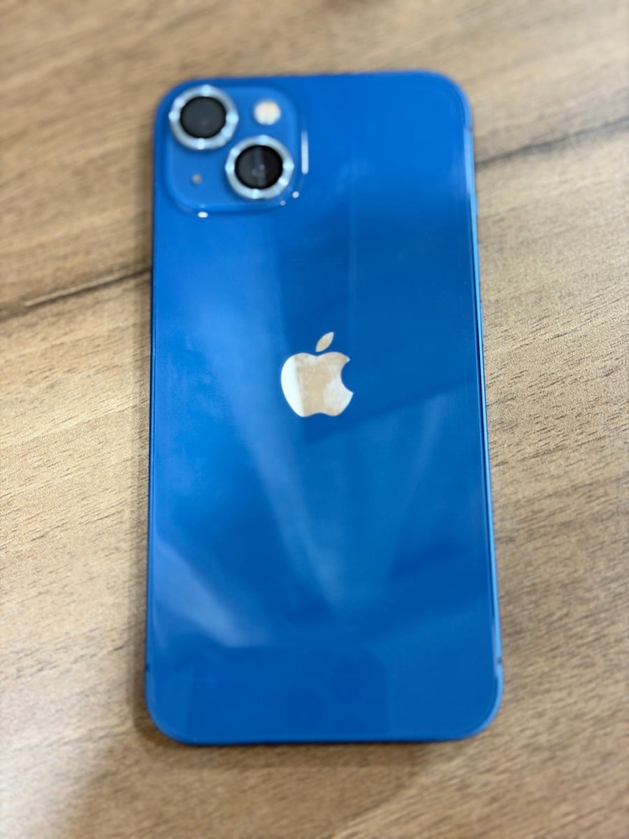 iPhone 13 - Image 1