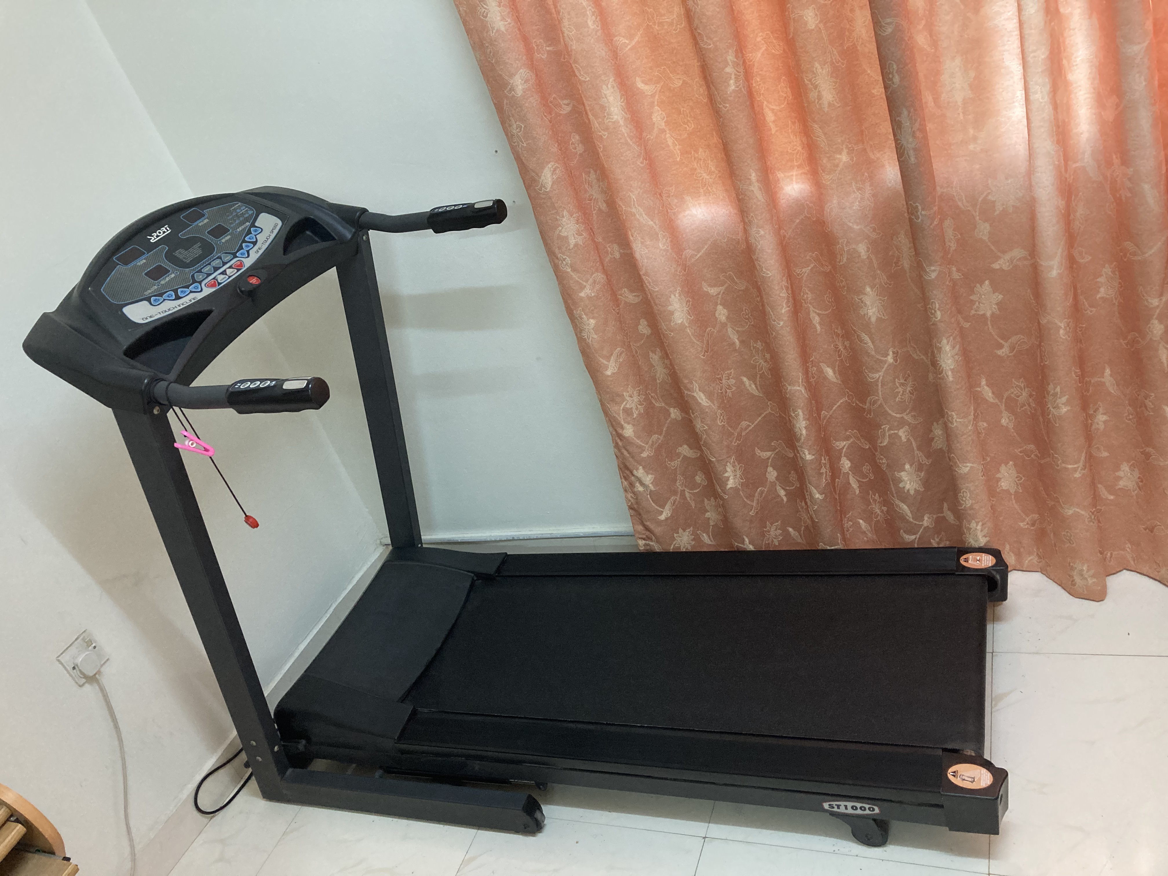 treadmill in good condition - Image 1