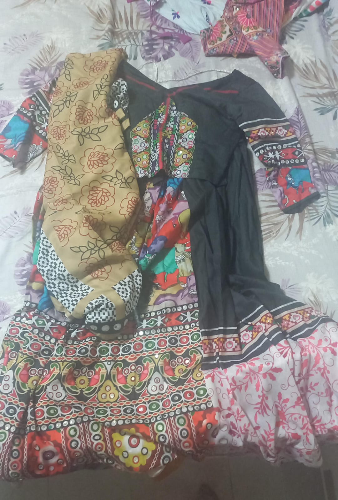 Navratri traditional outfits - Image 4